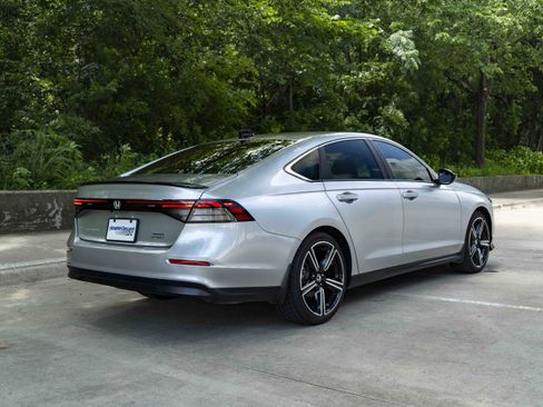 Used 2024 Honda Accord Sport image 9