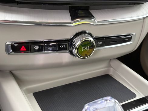 New 2026 Volvo XC60 B5 Ultra w/ Protection Package Premier image 16