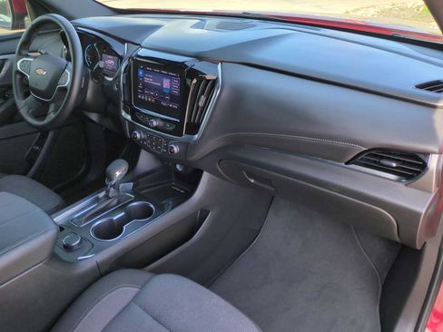 Used 2023 Chevrolet Traverse LT FWD image 27