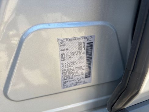 Used 2025 Nissan Pathfinder SV image 31