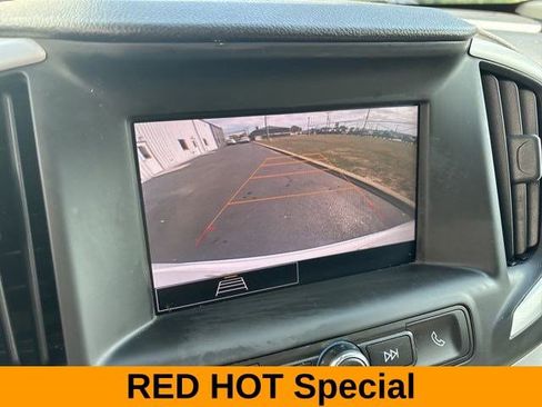 Used 2023 GMC Terrain SLE w/ Driver Convenience Package image 23