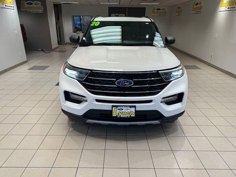 Used 2020 Ford Explorer XLT w/ Equipment Group 202A AWD/4WD image 30