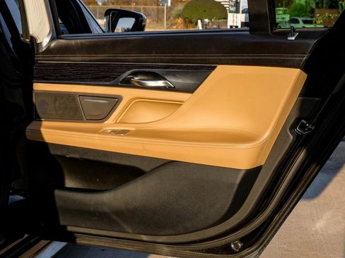 Used 2016 BMW 750i xDrive image 47