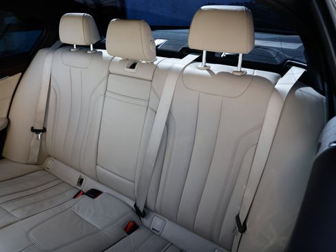 Used 2017 BMW 540i image 11