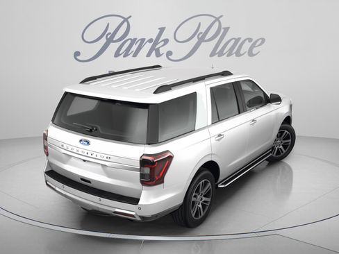 Used 2023 Ford Expedition XLT RWD image 4