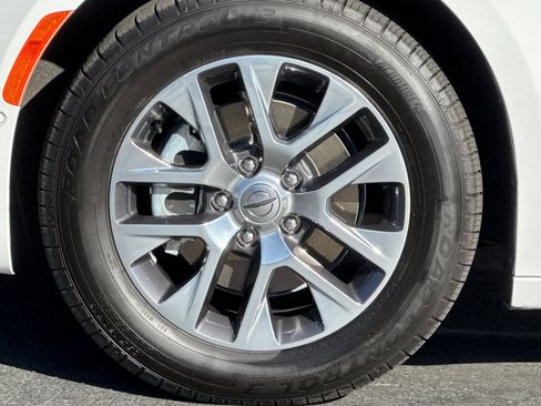 Used 2022 Chrysler Pacifica Pinnacle FWD image 31