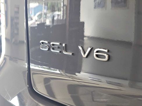 Used 2023 Volkswagen Atlas Cross Sport SEL R-Line AWD/4WD image 15
