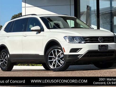 Used 2021 Volkswagen Tiguan SE image 1