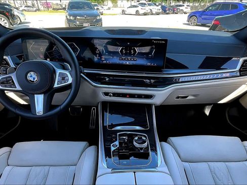 Used 2026 BMW X5 sDrive40i w/ Executive Package image 14