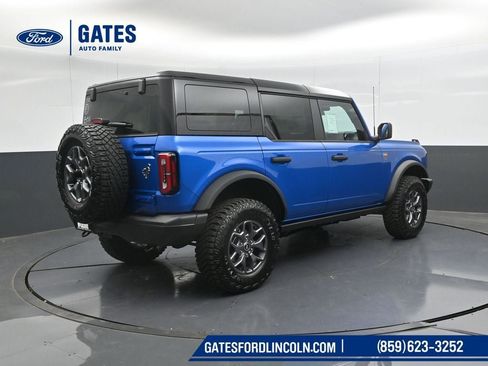 New 2025 Ford Bronco Badlands image 2