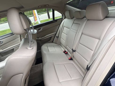 Used 2014 Mercedes-Benz E 350 4MATIC Sedan image 12