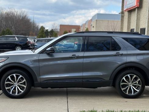 Used 2025 Ford Explorer ST-Line image 4