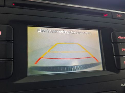 Used 2016 Kia Sedona LX w/ LX Convenience Package FWD image 22