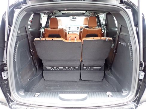 New 2026 Chrysler Pacifica Pinnacle image 6