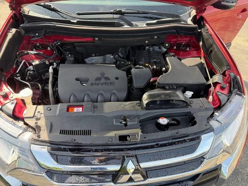 Used 2018 Mitsubishi Outlander LE AWD/4WD image 27