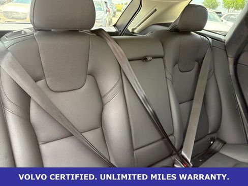 Certified 2025 Volvo XC60 B5 Plus AWD/4WD image 32