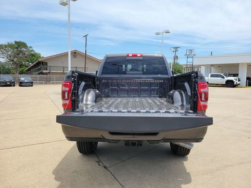 Used 2024 RAM 2500 Laramie w/ Safety Group AWD/4WD image 7