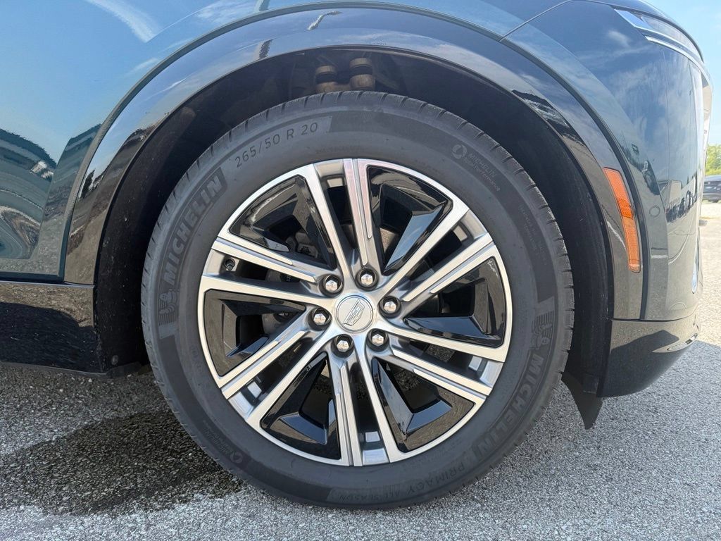 Certified 2024 Cadillac Lyriq Luxury AWD/4WD image 18