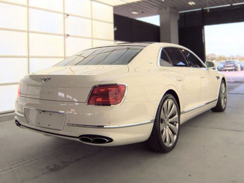 Used 2021 Bentley Flying Spur V8 AWD/4WD image 3