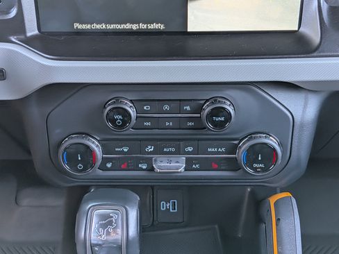 Used 2022 Ford Bronco Badlands AWD/4WD image 32