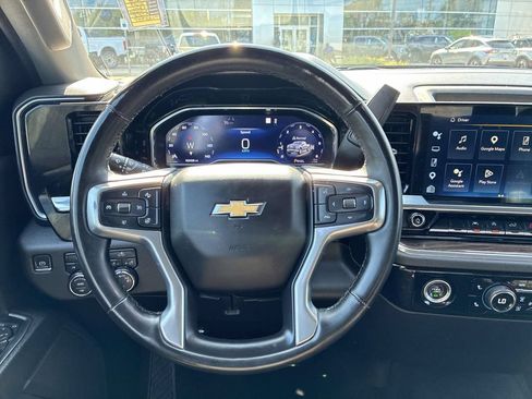 Used 2023 Chevrolet Silverado 1500 LT AWD/4WD image 18