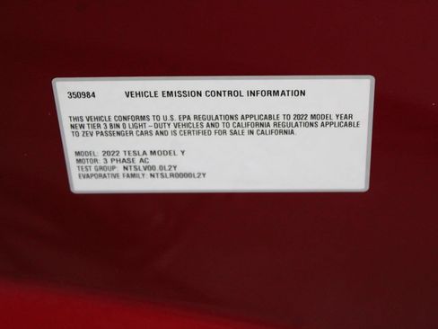 Used 2022 Tesla Model Y Long Range AWD/4WD image 27