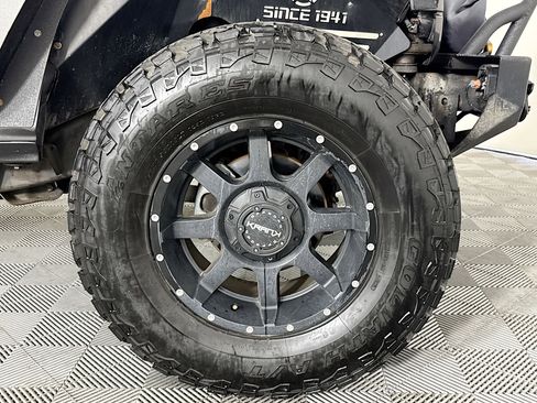 Used 2017 Jeep Wrangler Sport image 25