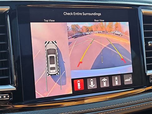 Used 2023 Chrysler Pacifica Pinnacle image 18