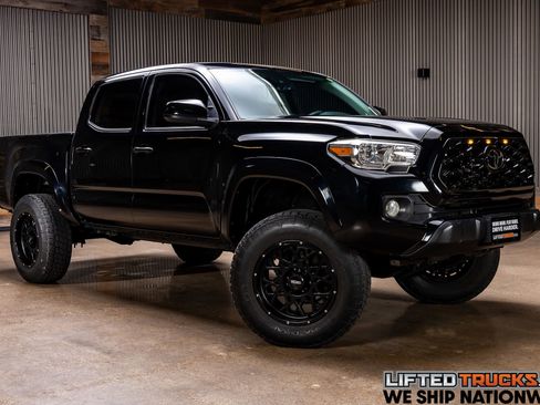 Used 2020 Toyota Tacoma SR5 image 1