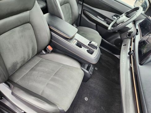 Certified 2023 Nissan Ariya FWD image 11