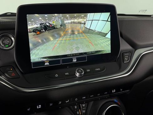 Used 2025 Chevrolet Blazer LT AWD/4WD image 20