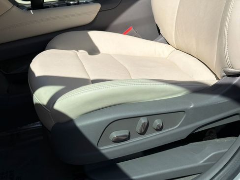 Used 2020 Cadillac XT6 Premium Luxury w/ LPO, Floor Liner Package image 18