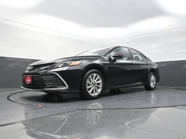 Used 2023 Toyota Camry LE AWD/4WD image 33