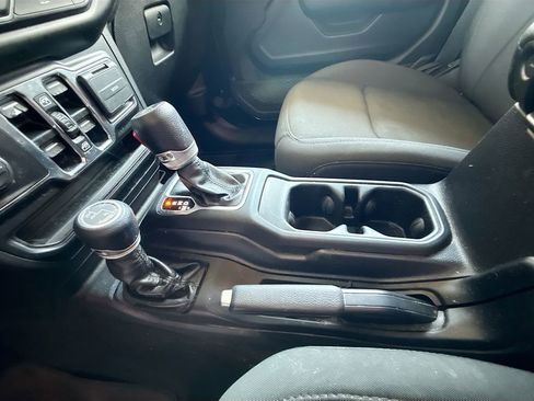 Used 2022 Jeep Wrangler Unlimited Sport AWD/4WD image 24