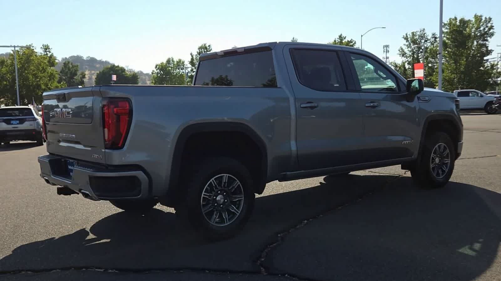 Used 2025 GMC Sierra 1500 AT4 AWD/4WD image 8