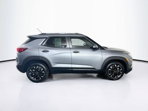 Used 2022 Chevrolet TrailBlazer LT w/ LPO, Blackout Package FWD image 10