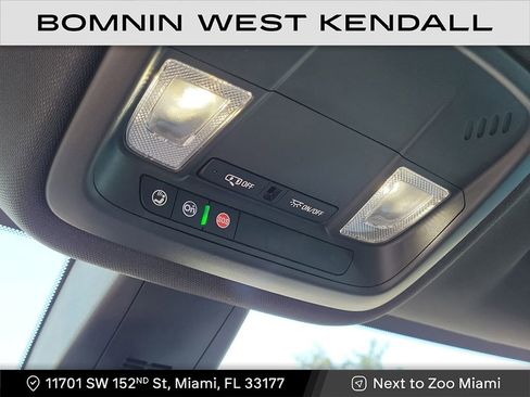 Used 2023 Chevrolet Traverse LS image 23