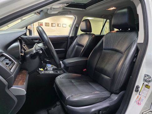 Used 2016 Subaru Outback 2.5i Limited AWD/4WD image 15