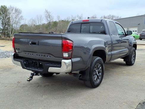 Used 2021 Toyota Tacoma SR5 w/ SR5 Appearance Package (SM) AWD/4WD image 5