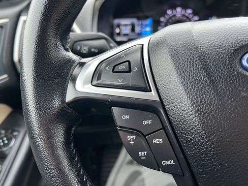 Used 2022 Ford Edge SEL image 19