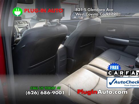 Used 2012 Toyota Prius V Five image 9