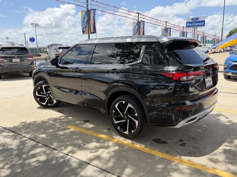 Used 2024 Mitsubishi Outlander SEL Black Edition AWD/4WD image 11