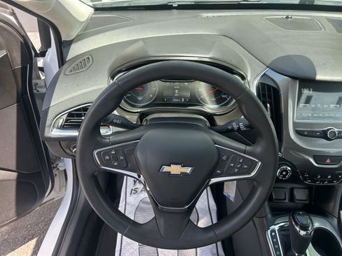 Used 2016 Chevrolet Cruze LT FWD image 10