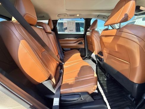 Used 2023 INFINITI QX60 Sensory AWD/4WD image 8