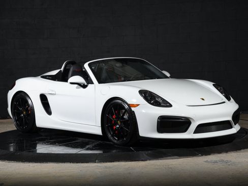 Used 2016 Porsche Boxster Spyder RWD image 4