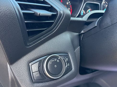 Used 2019 Ford Escape SE image 7