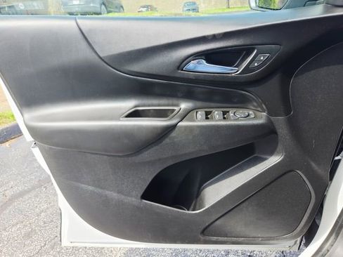 Used 2020 Chevrolet Equinox LT image 31