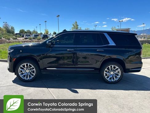 Used 2021 Cadillac Escalade Premium Luxury w/ Driver Assist Tech Package AWD/4WD image 4