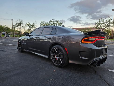 Used 2017 Dodge Charger R/T Scat Pack RWD image 6
