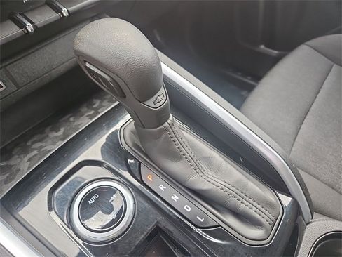 Used 2023 Chevrolet Colorado W/T image 16